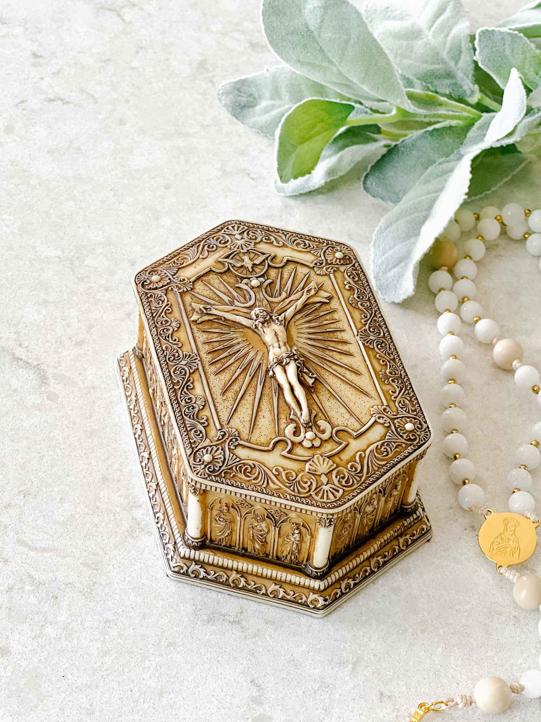 ま*ん様 ベルギーアンティーク　Dentelle aux Fuseaux ボック Antiqued Crucifixion Box – House of Joppa
