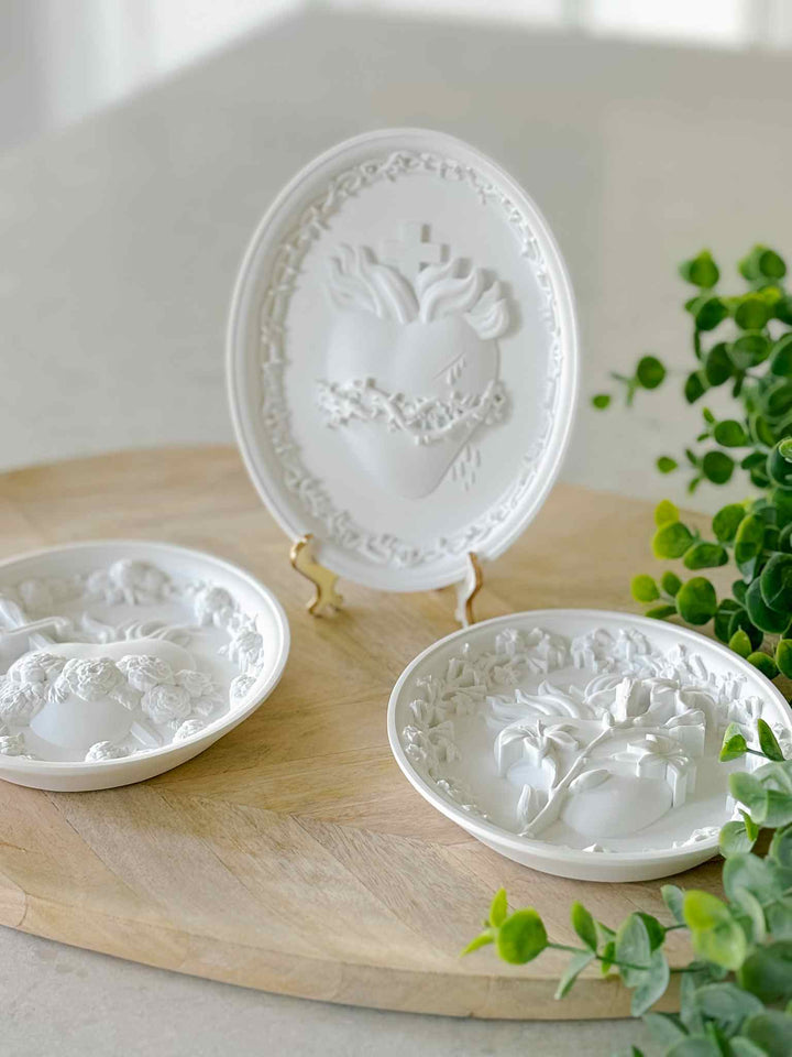 Hearts of the Holy Family Cameo - White