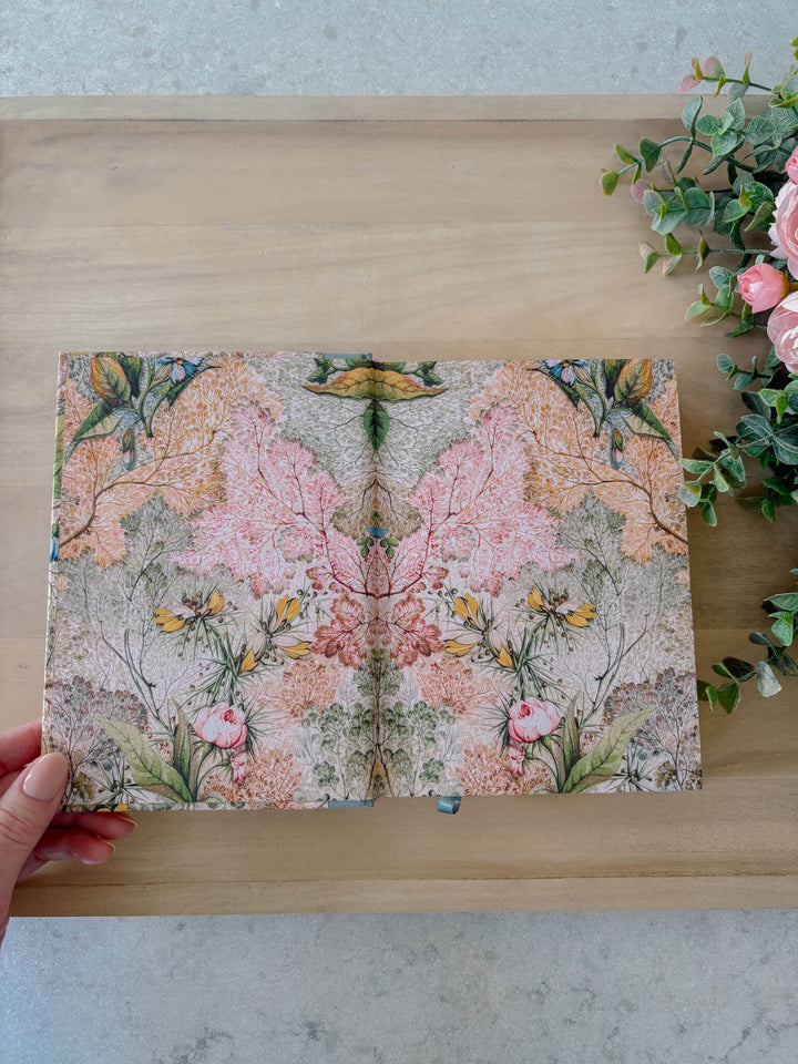 The Secret Garden Hardcover - Wordsworth Heritage Collection