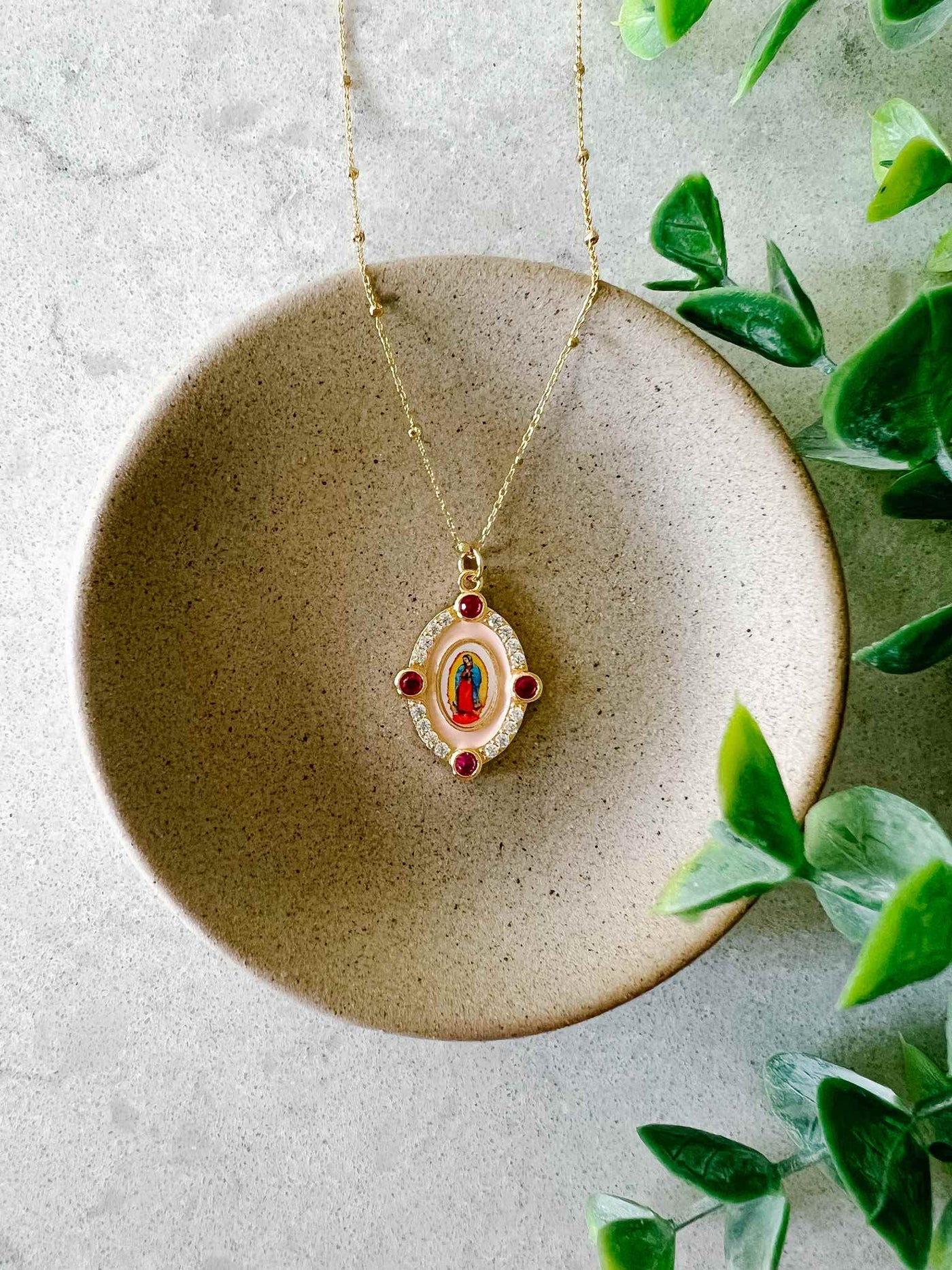 Virgen De Guadalupe Necklace | Mexican Jewelry - Our Lady Of Guadalupe - Guadalupe  Necklace - Mexican Necklace - Mother of Pearl Necklace - Virgin Mary  Necklace