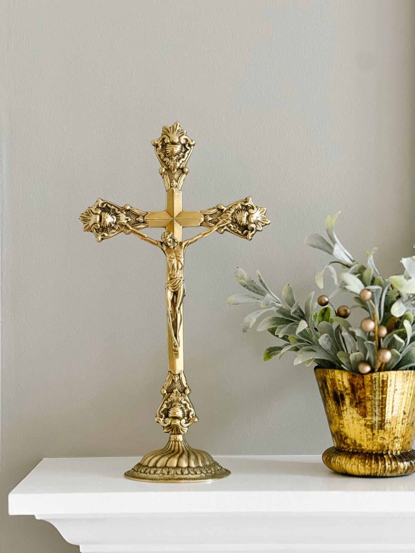 Standing Crucifix Grande - Polished Brass
