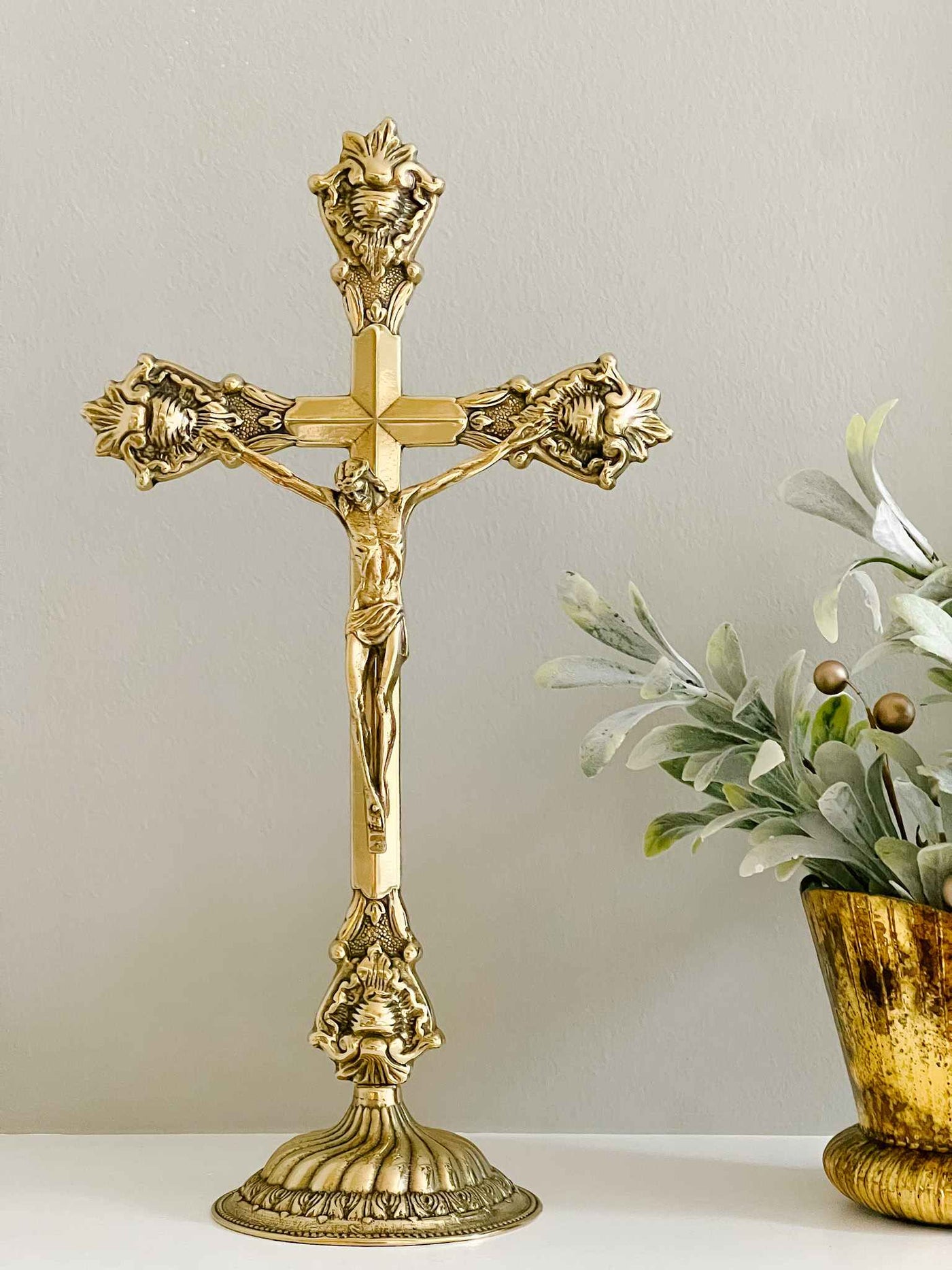 Standing Crucifix Grande - Polished Brass