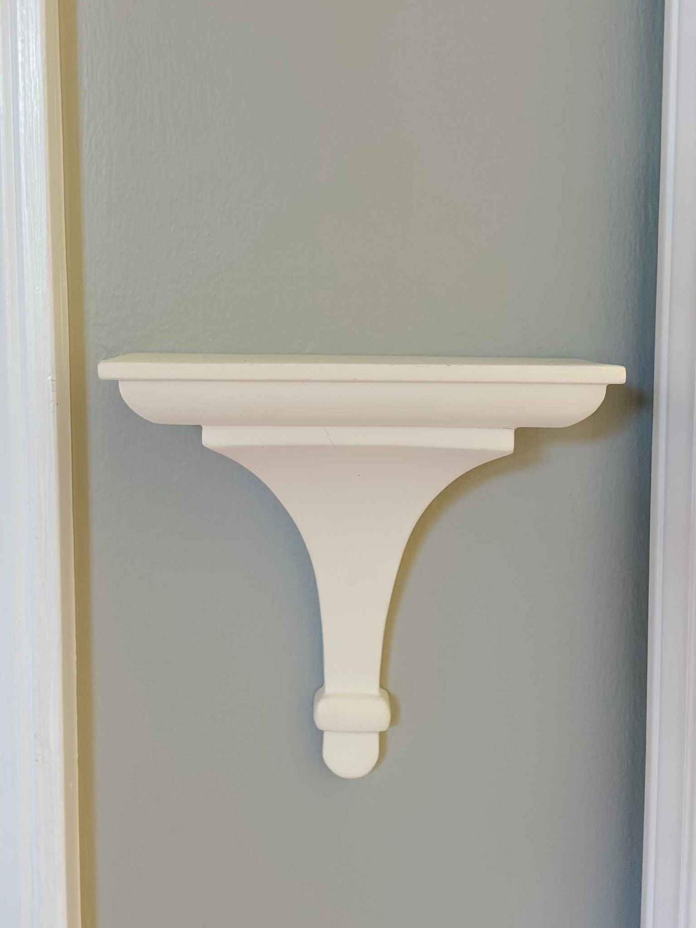 Statue Shelf - White