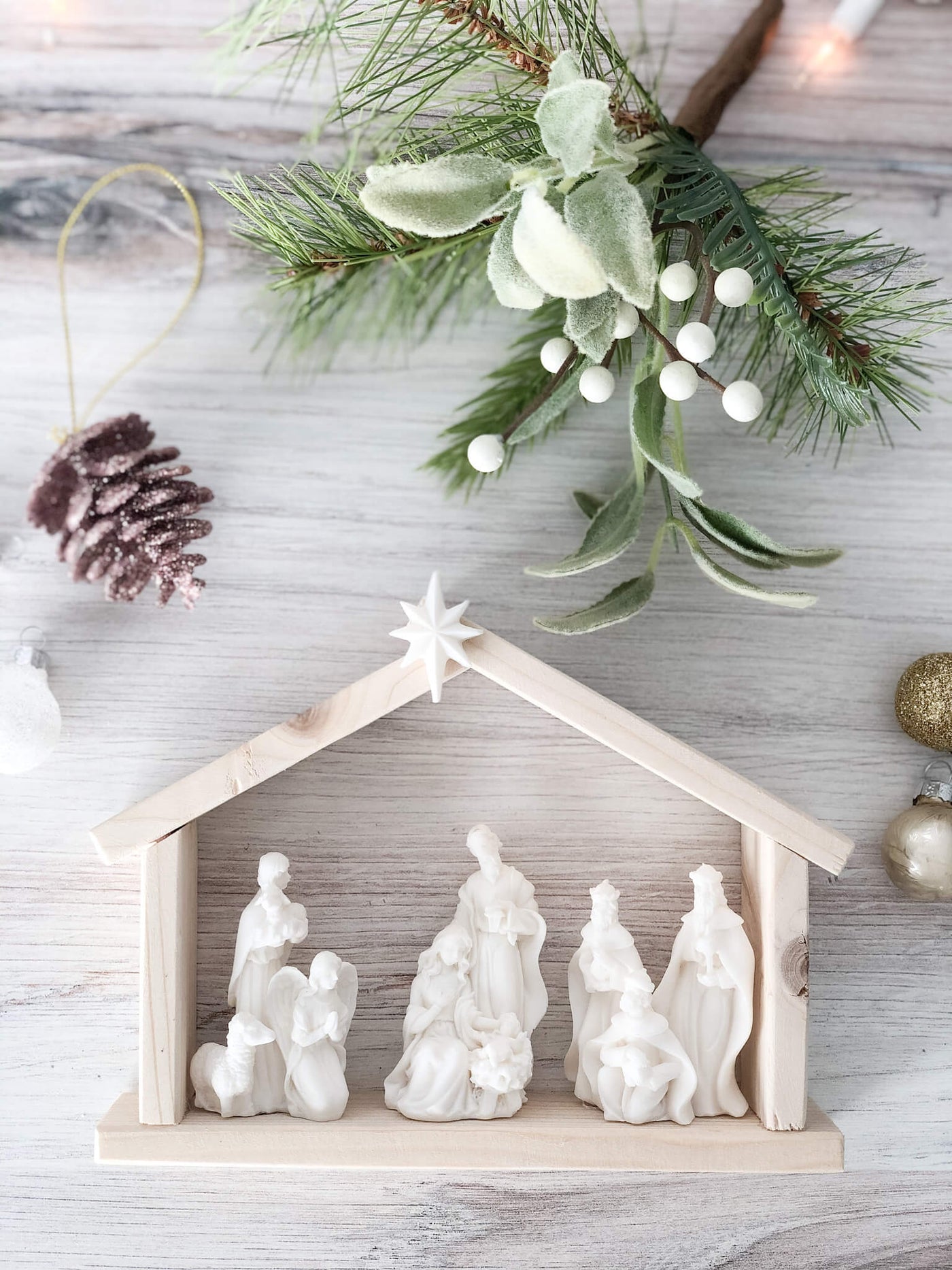 Petite Nativity Scene Set