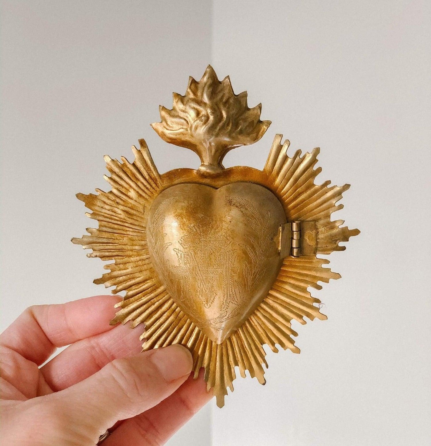 Beautiful Vintage Sacred Heart Medallion